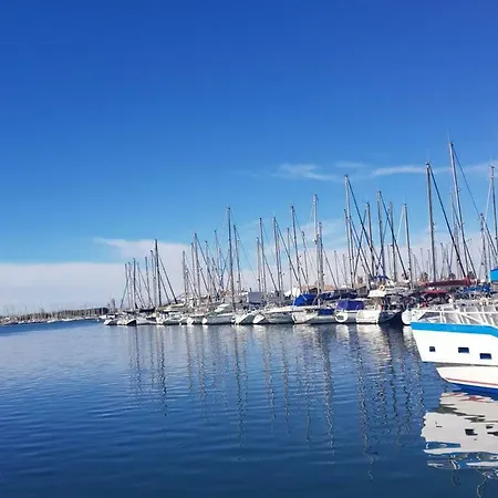Moana - Du Port Apartment